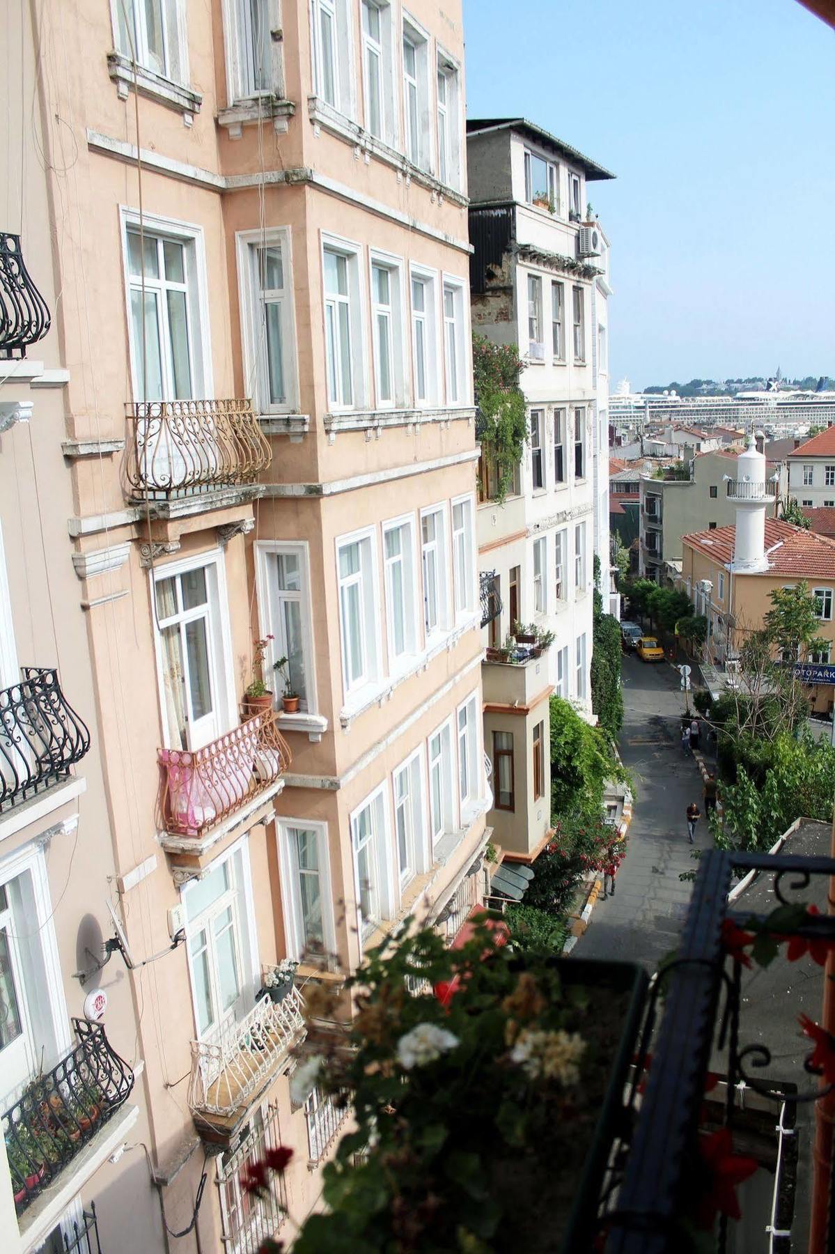 Cheers Midtown Hostel Istanbul Eksteriør billede